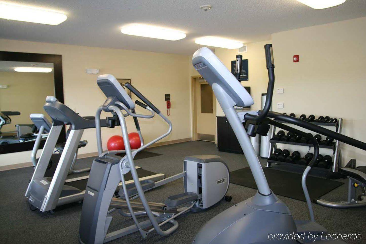 Hampton Inn Fairmont Ngoại thất bức ảnh