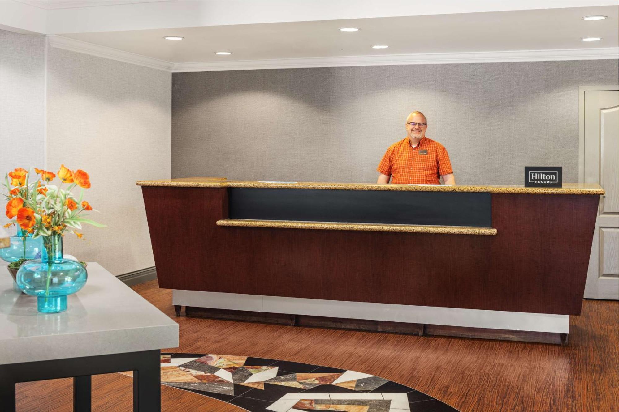 Hampton Inn Fairmont Ngoại thất bức ảnh