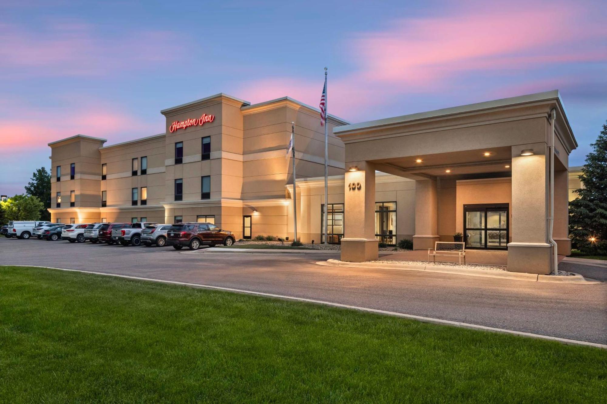 Hampton Inn Fairmont Ngoại thất bức ảnh