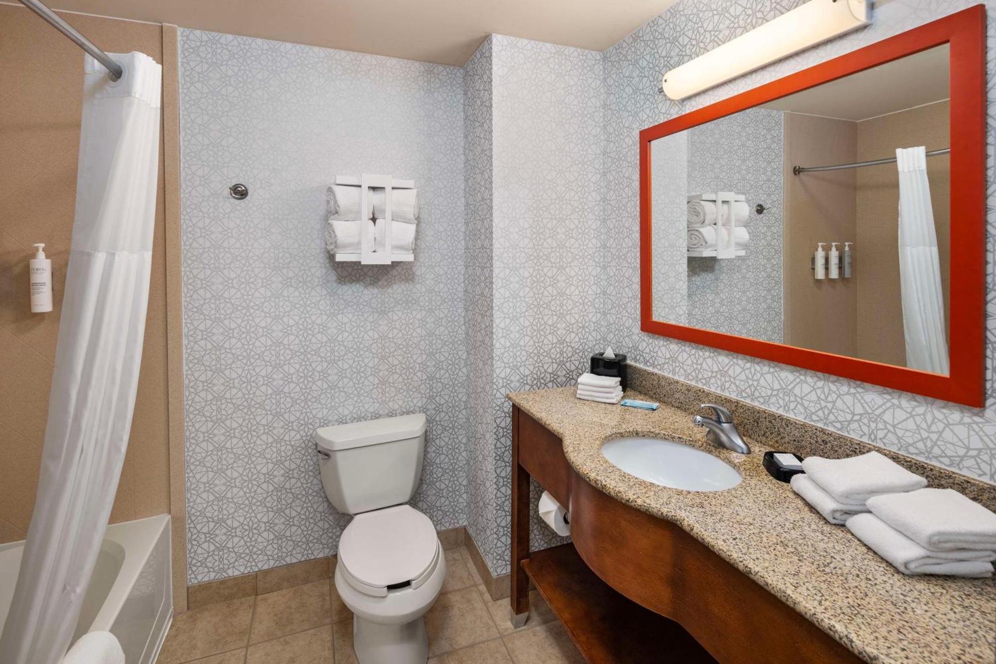 Hampton Inn Fairmont Ngoại thất bức ảnh