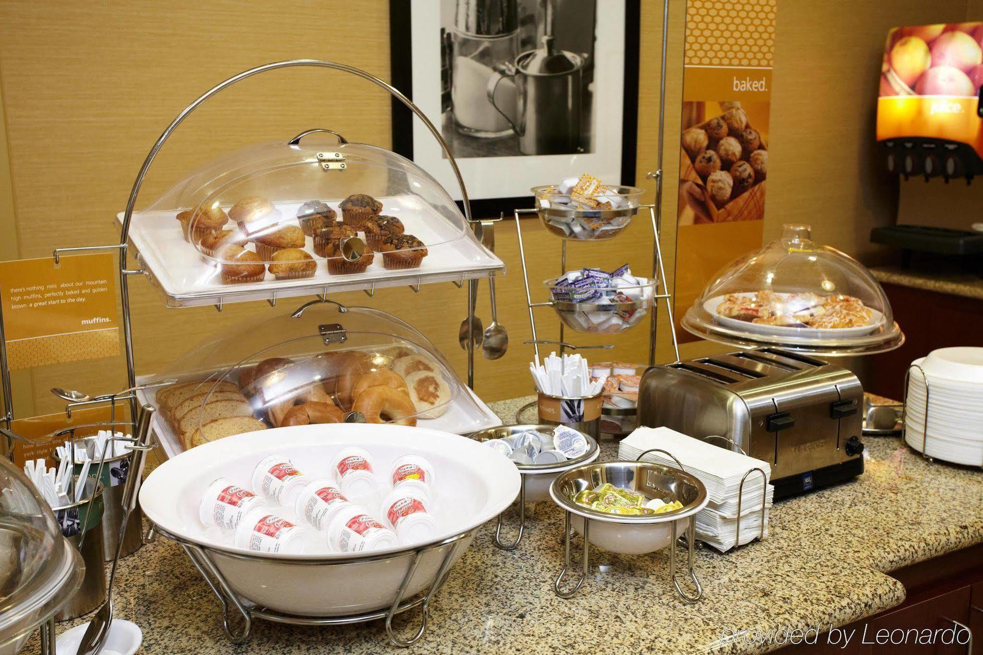 Hampton Inn Fairmont Nhà hàng bức ảnh